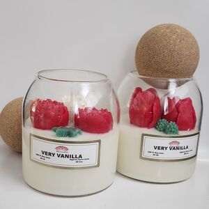 Very Vanilla Holiday Candle Set with Red and Green Accents